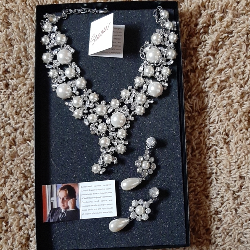 Jewelry, necklace & earrings